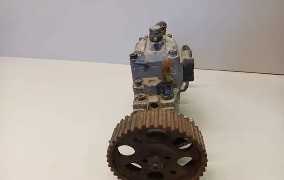 BMW 5 E34 Fuel injection high pressure pump 0460406997 2242200