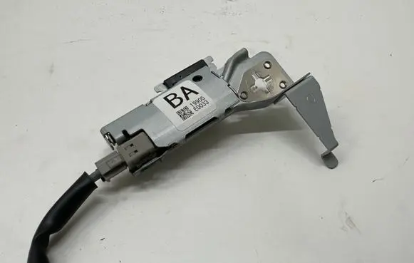 Toyota Camry VIII XV70 Aerial antenna amplifier 19905E0033