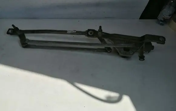 Ford Focus Front wiper linkage and motor 4M5117504AC 4M5117508AA