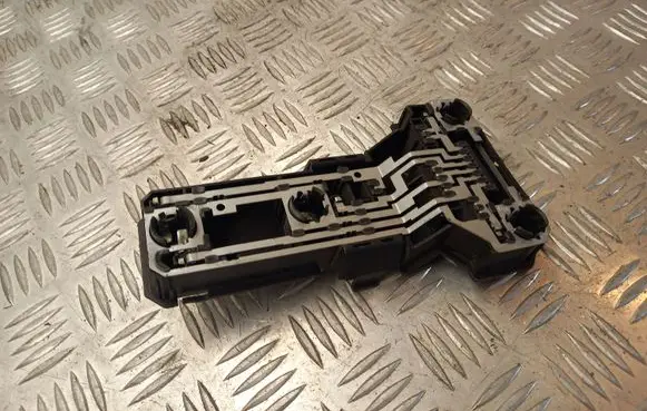 Volkswagen PASSAT B5 Tail light bulb cover holder 3B9945257