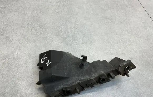 Audi Q5 SQ5 Front bumper mounting bracket 8R0807283C