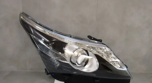 Toyota Avensis T270 Headlight/headlamp 1000017687