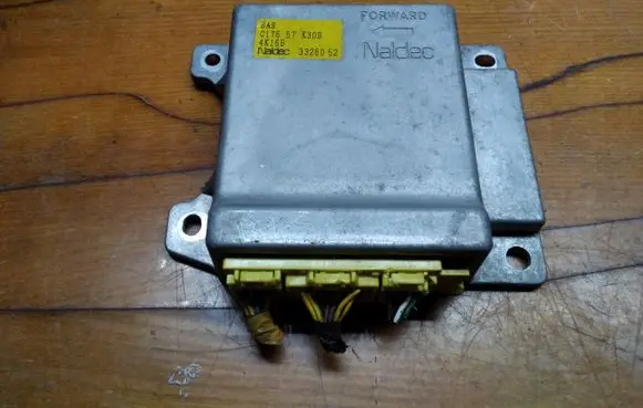Mazda Premacy Airbag control unit/module 3326052