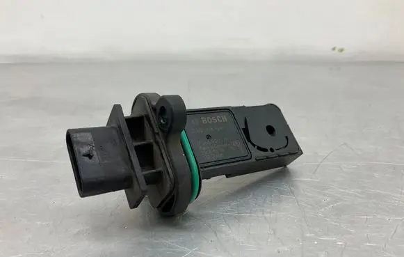 BMW 5 E60 E61 Mass air flow meter 7566990