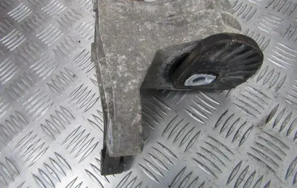 Mini One - Cooper R50 - 53 Engine mount bracket 2231675442004 2231-6754420-04