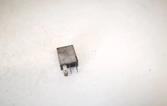 Renault Clio III Other relay 8200351490 25230