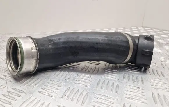 BMW 5 E60 E61 Intercooler hose/pipe 7789048