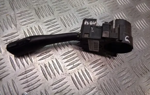 Skoda Fabia Mk1 (6Y) Indicator stalk 8LO953513G
