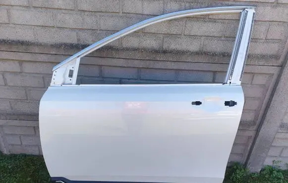 Honda CR-V Front door