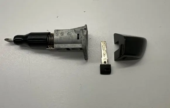 Porsche Cayenne (92A) Front door lock (next to the handle) 7P5837167