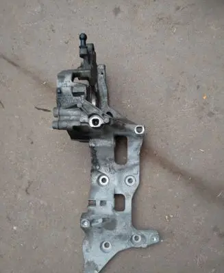 Skoda Superb B8 (3V) Generator/alternator bracket 04L903143B