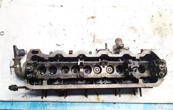 Audi A6 S6 C4 4A Engine head 046103373b