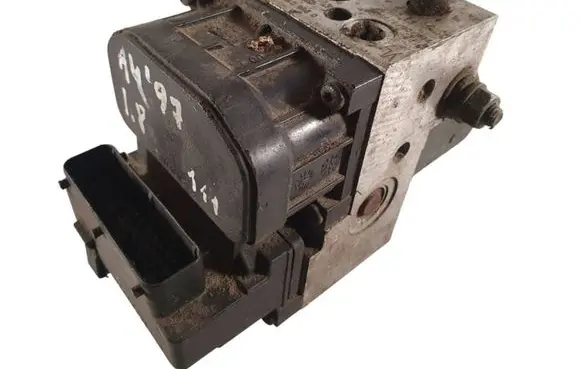 Audi A4 S4 B5 8D ABS Pump 8E0614111
