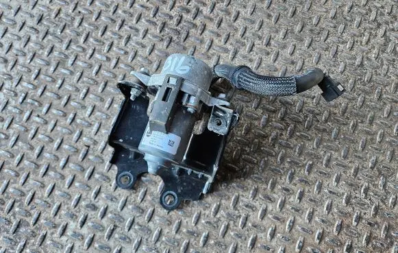 Dodge Charger Vacuum pump P04581485AD 04581485AD 171720510002