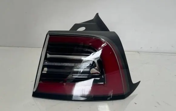Tesla Model 3 Rear/tail lights 1077398 1077400