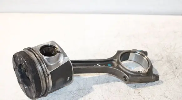 Volvo V70 Piston with connecting rod 81L123