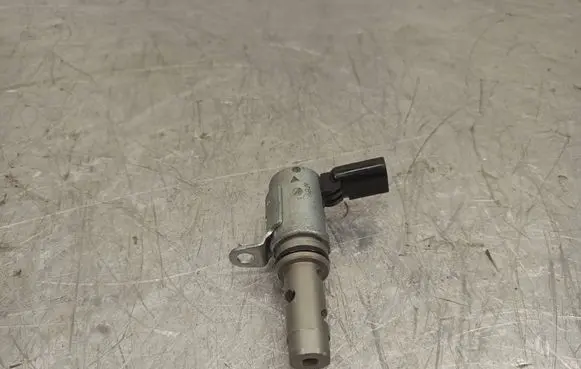 Volkswagen Golf VII Camshaft vanos timing valve 03C906455A 0600