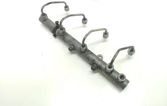 Audi Q7 4L Fuel distributor 057130090L