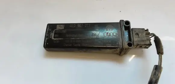 Audi A8 S8 D3 4E Tire pressure control unit 4E0907277 10095978