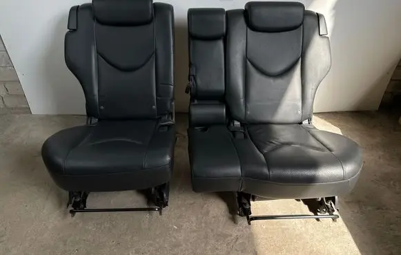 Toyota RAV 4 (XA30) Rear seat