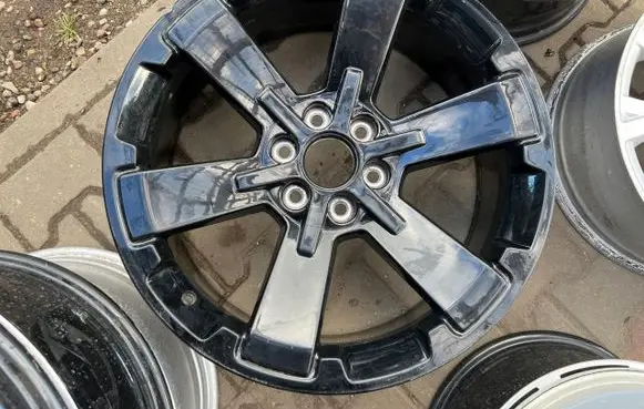 Cadillac Escalade IV R22 alloy rim 
