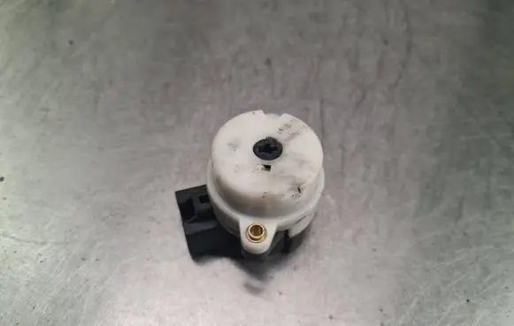 Volvo S60 Ignition lock contact 8645228