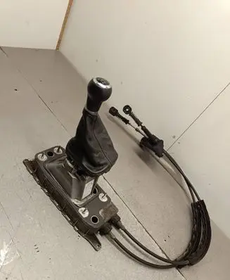 Audi Q3 8U Gear shifter/selector 5N0711049Q 27092010