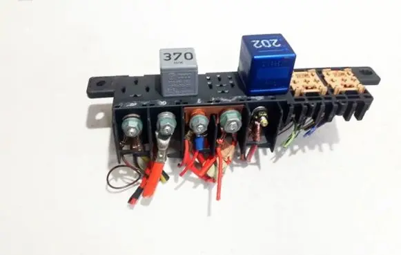 Audi A6 S6 C5 4B Fuse box set 8l0941822a 896083000