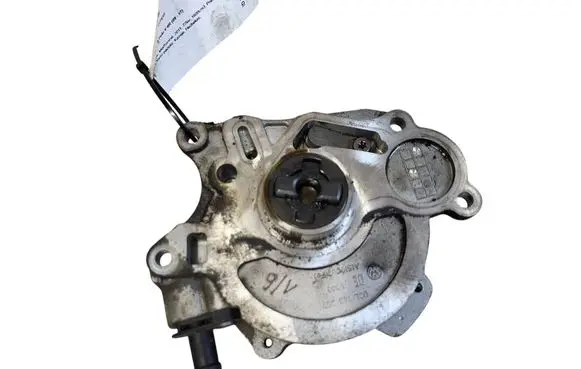 Volkswagen Polo V 6R Vacuum pump 03L145207 GD01605