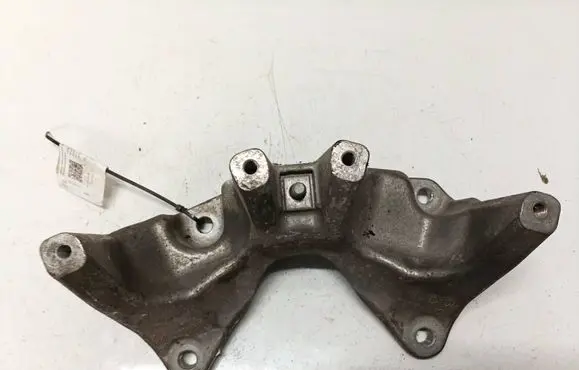 BMW 5 GT F07 Engine mounting bracket 23191310 228408401