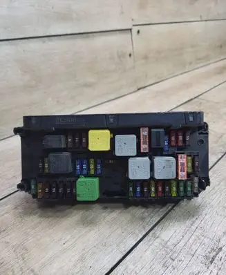 Mercedes-Benz E W212 Fuse module A2129005822 A2129015204 A2129025502