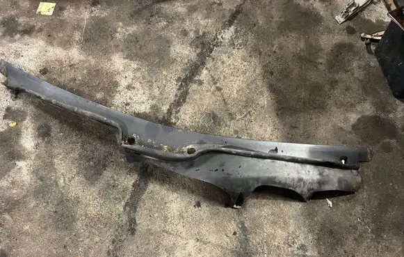 Mercedes-Benz S W220 Wiper trim 2208300128