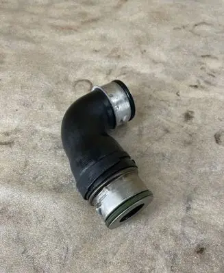 Volkswagen PASSAT B6 Intercooler hose/pipe 1T0145790B