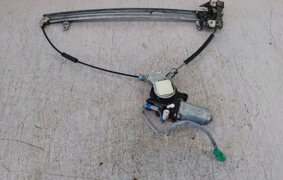 Honda CR-V Front door window regulator with motor