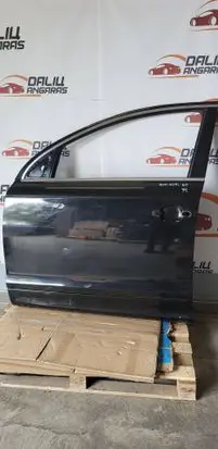 Audi Q7 4L Front door