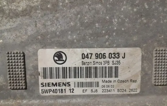 Skoda Fabia Mk1 (6Y) Engine control unit/module 047906033J 5WP4018112