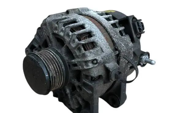 Hyundai i40 Generator/alternator 373002A800 2609674 135V130A