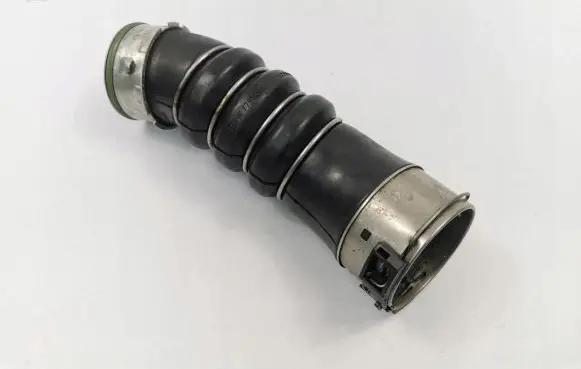 BMW 1 E81 E87 Intercooler hose/pipe 7797480