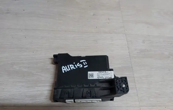 Toyota Auris E180 Air suspension valve block 