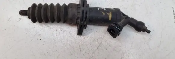 Clutch slave cylinder