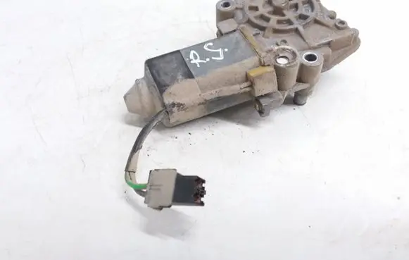 Audi A6 S6 C4 4A Rear door window regulator motor 0531826001