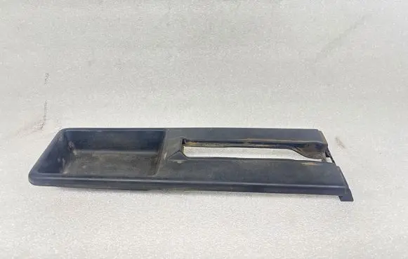 Ford Sierra Center console G97100 83BBA045A12