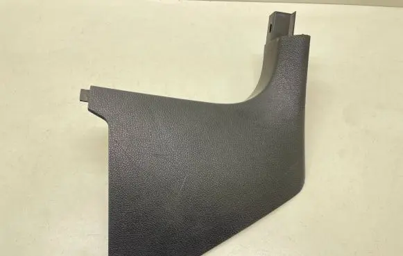 Foot area side trim