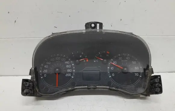 Speedometer (instrument cluster)