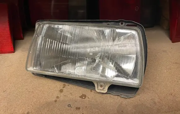 Volkswagen Jetta II Headlight/headlamp 302129049
