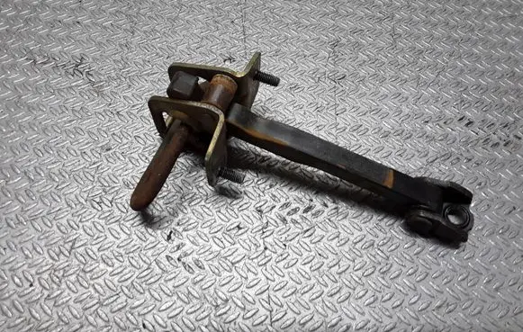 Volvo V70 Rear door check strap stopper 8650061