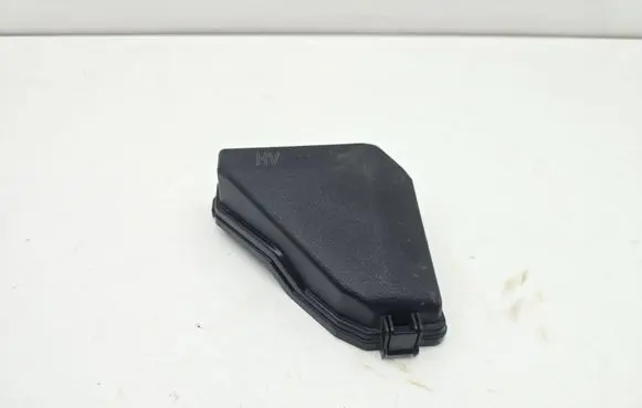 Toyota Yaris Fuse box cover 8266252791