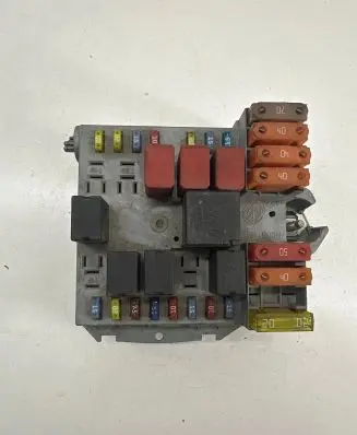Alfa Romeo 159 Fuse module 50508214 050508214057657