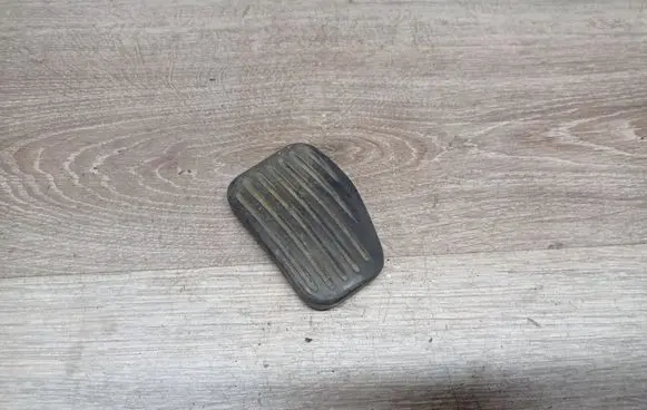 Volvo V70 Brake pedal