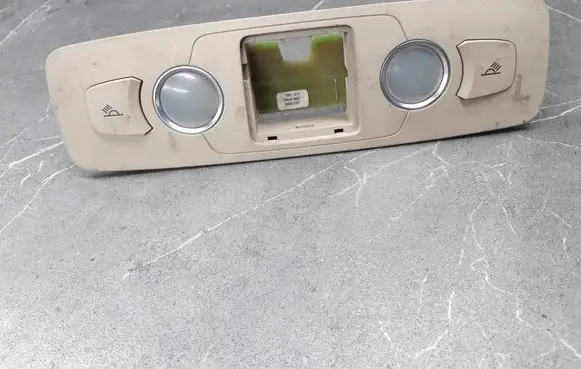 Audi Q7 4L Headlining lighting console trim 